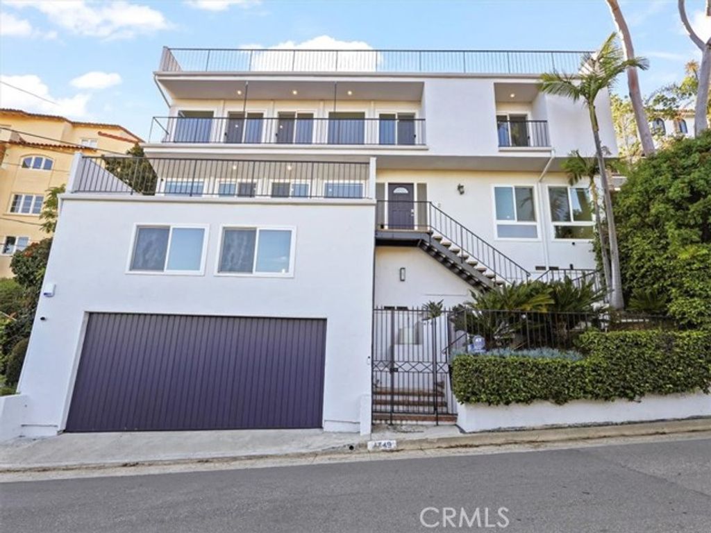 4749 Bonvue, Los Angeles, CA 90027