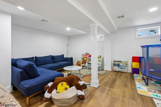 6 Ridgedale Ave, Summit City, NJ 07901