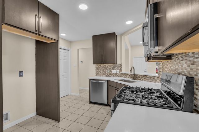 6014 Dunsley Drive, Katy, TX 77449