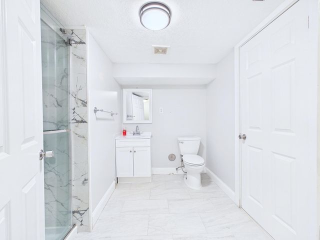 6306 Lee Avenue N, Brooklyn Center, MN 55429