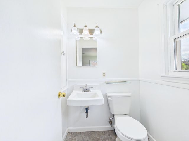 6306 Lee Avenue N, Brooklyn Center, MN 55429