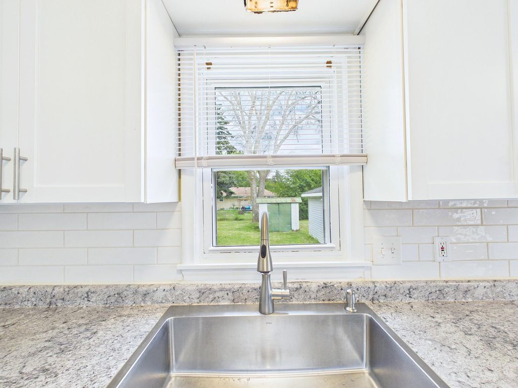 6306 Lee Avenue N, Brooklyn Center, MN 55429 — photo 4