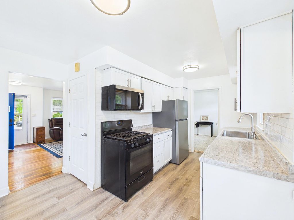 6306 Lee Avenue N, Brooklyn Center, MN 55429 — photo 5