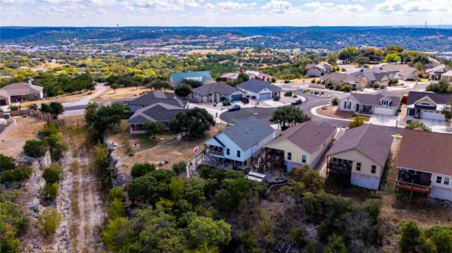 1057 Roanoke LN, Kerrville, TX 78028