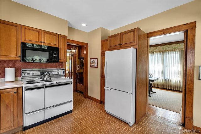 11 Colton Drive, Buffalo, NY 14216