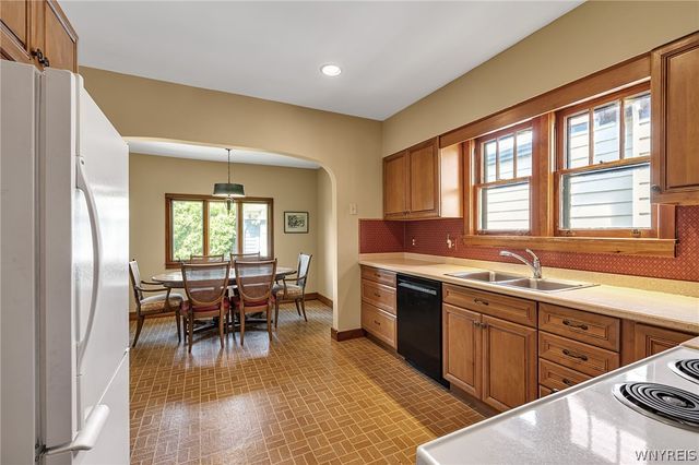 11 Colton Drive, Buffalo, NY 14216