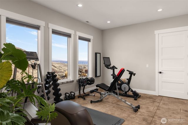 56 Spring Valley Road, Rock Island, WA 98850