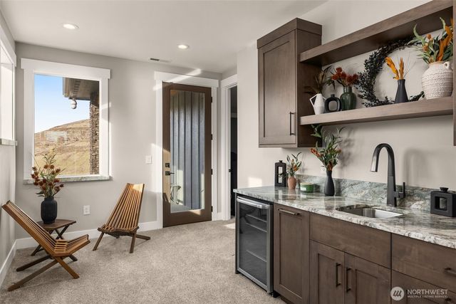 56 Spring Valley Road, Rock Island, WA 98850