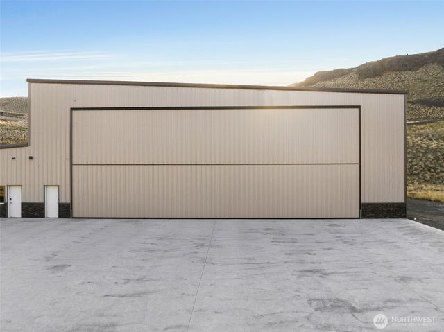 56 Spring Valley Road, Rock Island, WA 98850