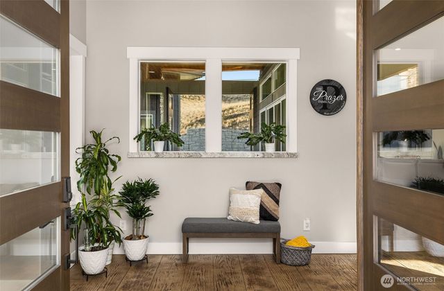 56 Spring Valley Road, Rock Island, WA 98850