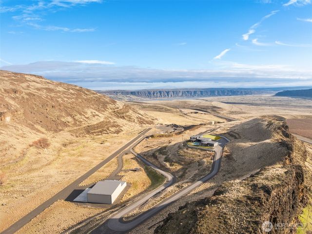 56 Spring Valley Road, Rock Island, WA 98850