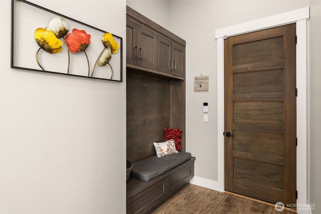 56 Spring Valley Road, Rock Island, WA 98850