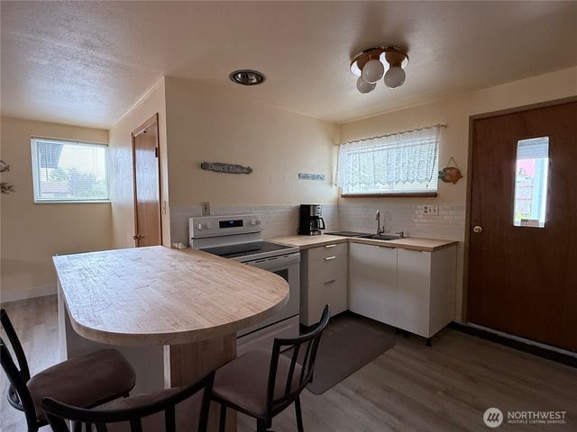 331 N Melbourne Street, Westport, WA 98595