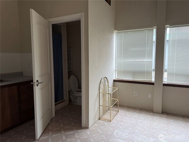 331 N Melbourne Street, Westport, WA 98595