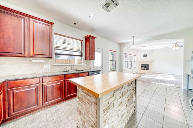 8311 Rocky River Street, Cove, TX 77523