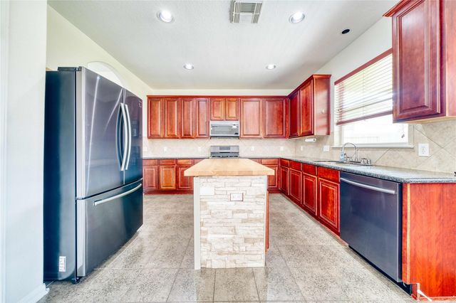 8311 Rocky River Street, Cove, TX 77523