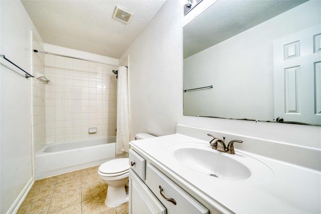 8311 Rocky River Street, Cove, TX 77523