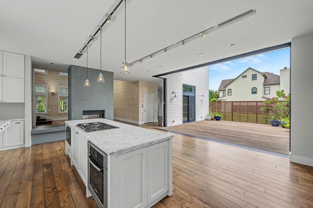 4153 Oberlin Street, West University Place, TX 77005
