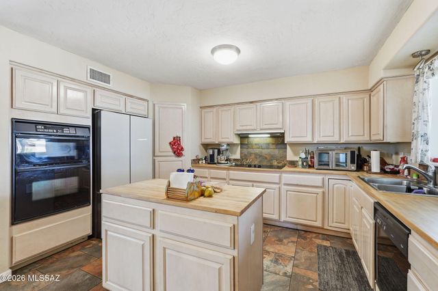 1500 N Calle Zamora, Oracle, AZ 85623