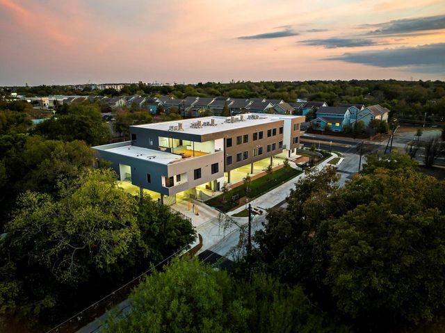 5515 Humming Bird LN 101, Austin, TX 78745