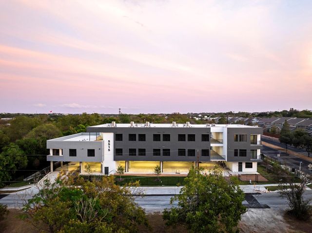 5515 Humming Bird LN 101, Austin, TX 78745