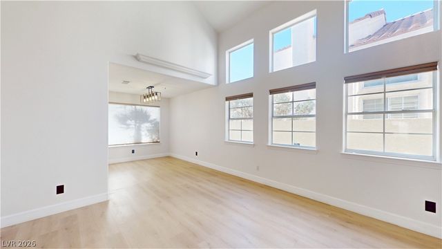 1828 Derbyshire Drive, Las Vegas, NV 89117