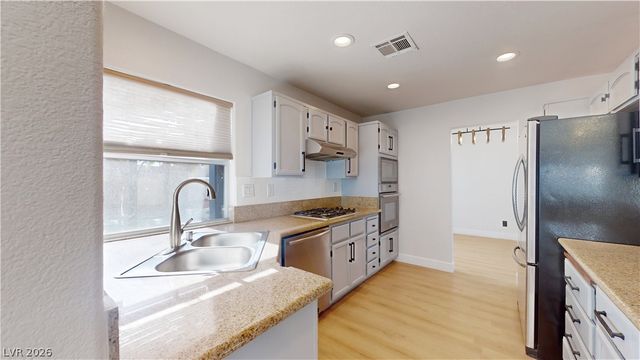 1828 Derbyshire Drive, Las Vegas, NV 89117