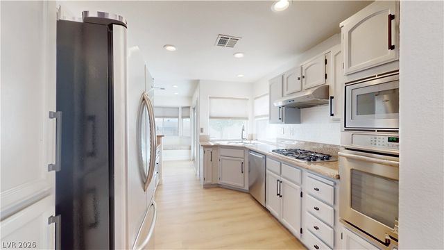 1828 Derbyshire Drive, Las Vegas, NV 89117