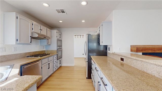 1828 Derbyshire Drive, Las Vegas, NV 89117