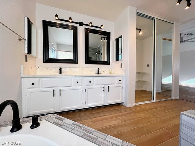 1828 Derbyshire Drive, Las Vegas, NV 89117