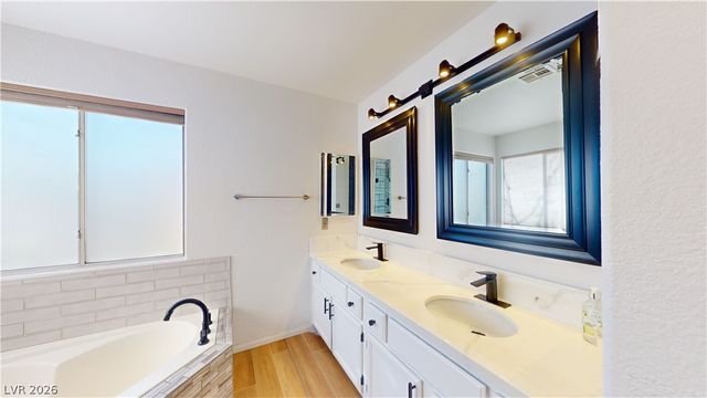 1828 Derbyshire Drive, Las Vegas, NV 89117