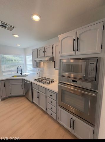 1828 Derbyshire Drive, Las Vegas, NV 89117