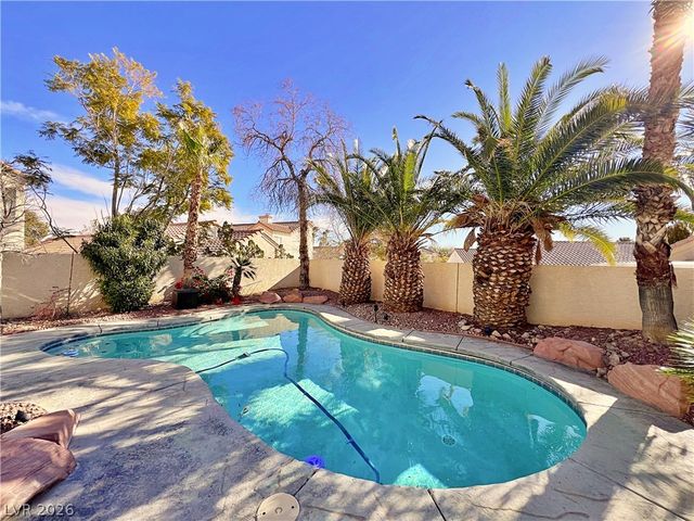 1828 Derbyshire Drive, Las Vegas, NV 89117