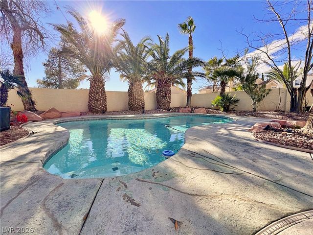 1828 Derbyshire Drive, Las Vegas, NV 89117