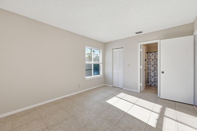 6286 Chasewood Drive E, Jupiter, FL 33458