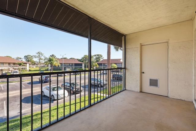 6286 Chasewood Drive E, Jupiter, FL 33458