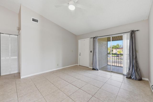 6286 Chasewood Drive E, Jupiter, FL 33458