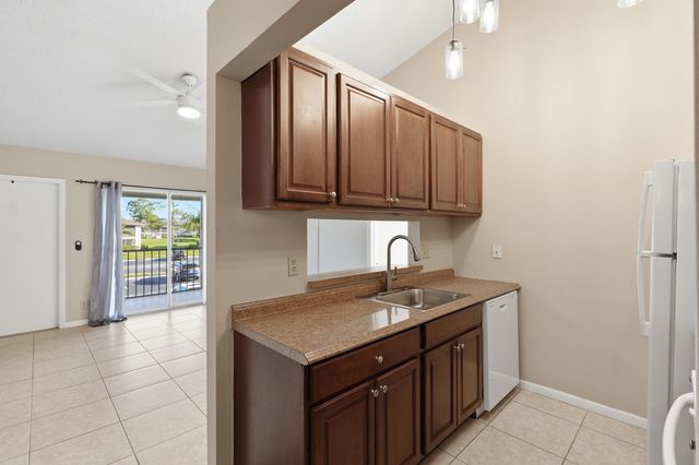 6286 Chasewood Drive E, Jupiter, FL 33458