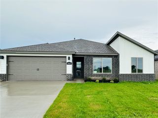 6416 NW Zella Street, Bentonville, AR 72713