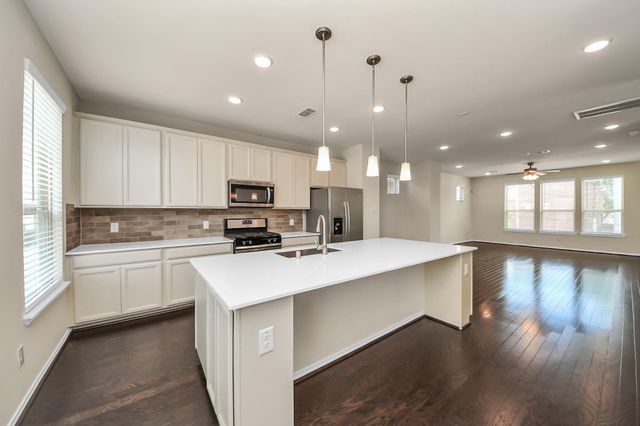 8604 Hollyoaks Creek Lane, Houston, TX 77063