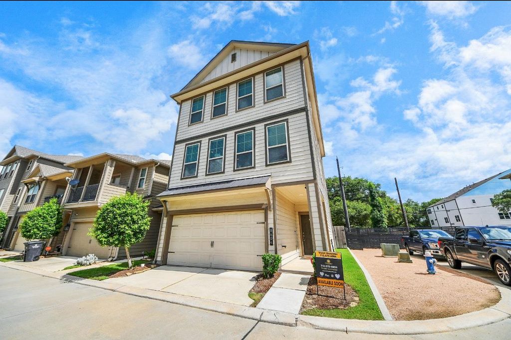 8604 Hollyoaks Creek Lane, Houston, TX 77063