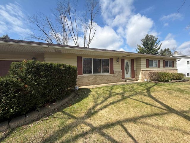11489 Colonial Woods Drive, Clio, MI 48420