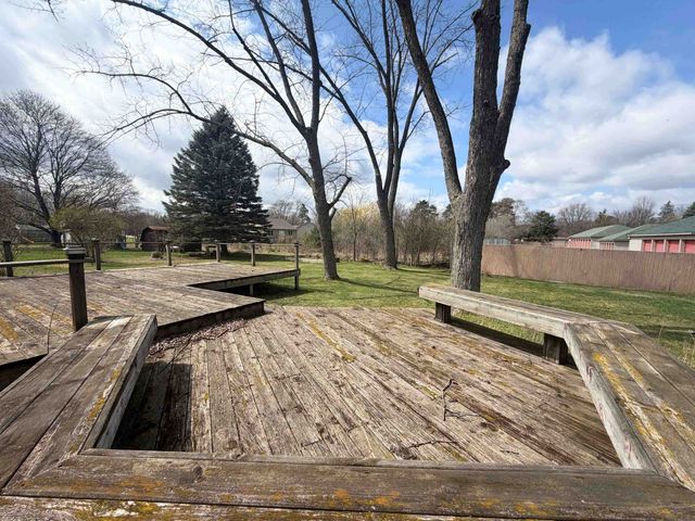 11489 Colonial Woods Drive, Clio, MI 48420
