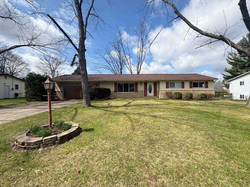 11489 Colonial Woods Drive, Clio, MI 48420