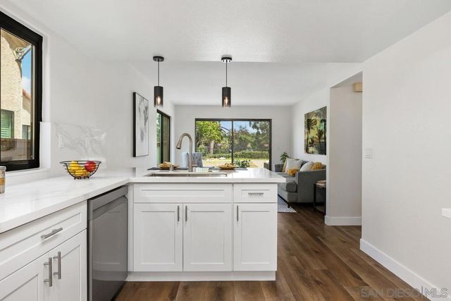 15389 Avenida Rorras, San Diego, CA 92128