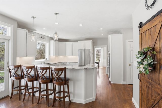 24 Alcorn Xing, Westford, MA 01886