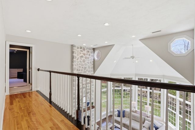 24 Alcorn Xing, Westford, MA 01886