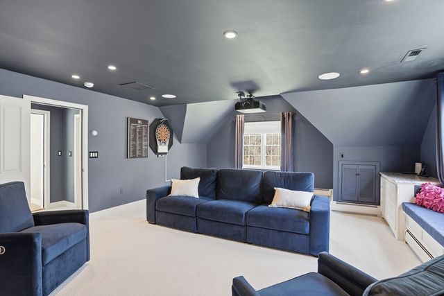 24 Alcorn Xing, Westford, MA 01886