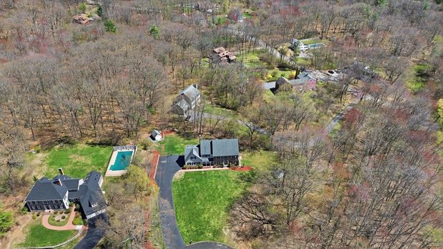 24 Alcorn Xing, Westford, MA 01886