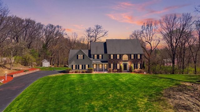 24 Alcorn Xing, Westford, MA 01886